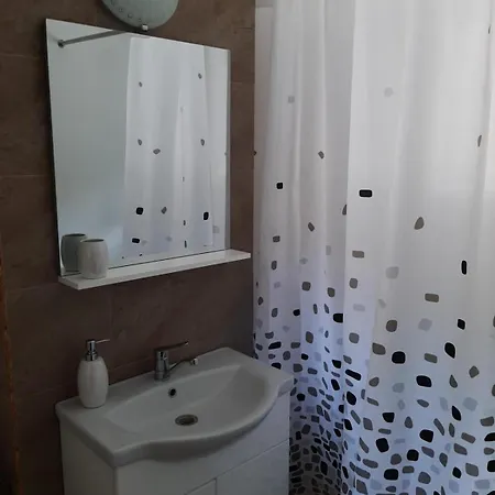 Casa Roxamy בית הארחה Orşova